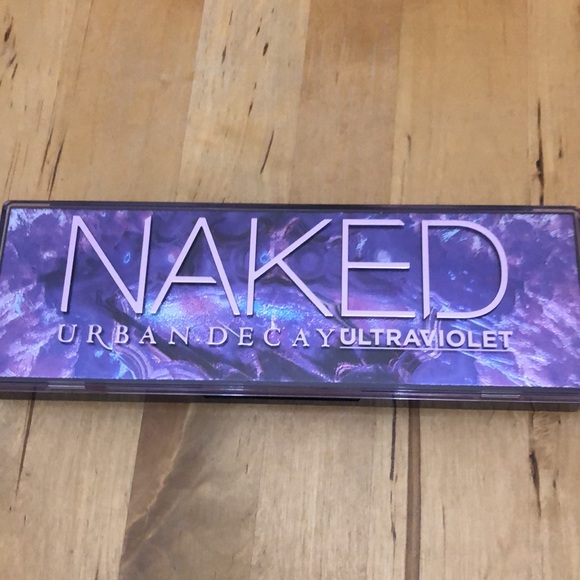 Urban Decay Ultraviolet eyeshadow palette - Picture 2 of 2